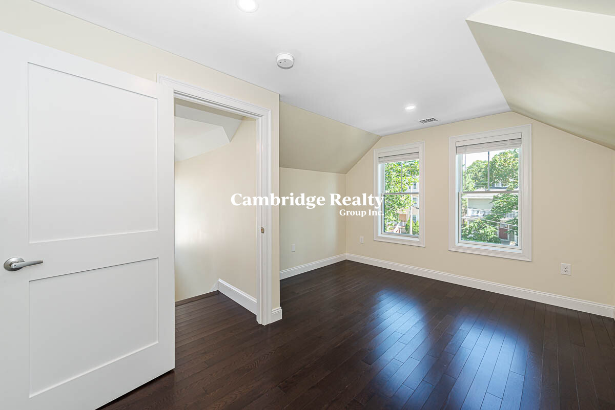 174 Fulton St, Medford