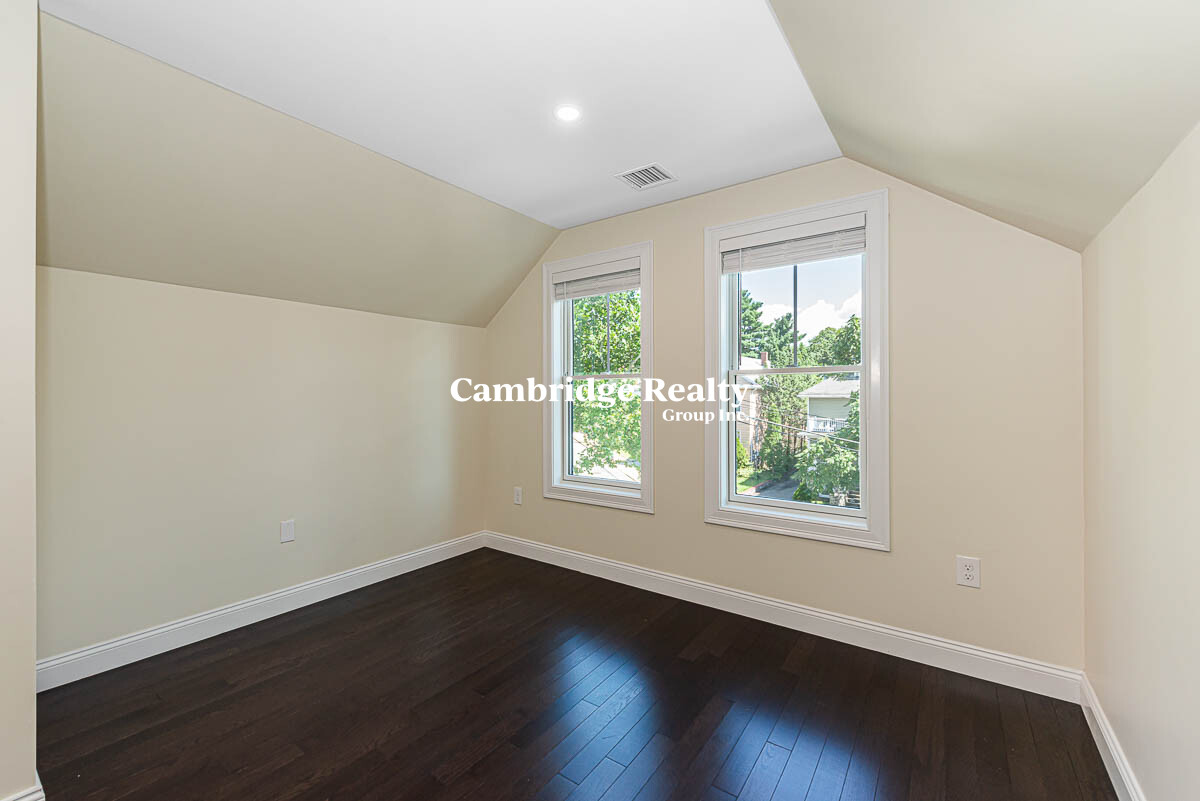 174 Fulton St, Medford