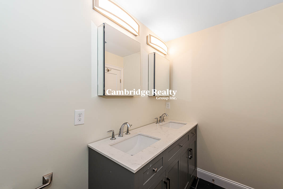 174 Fulton St, Medford