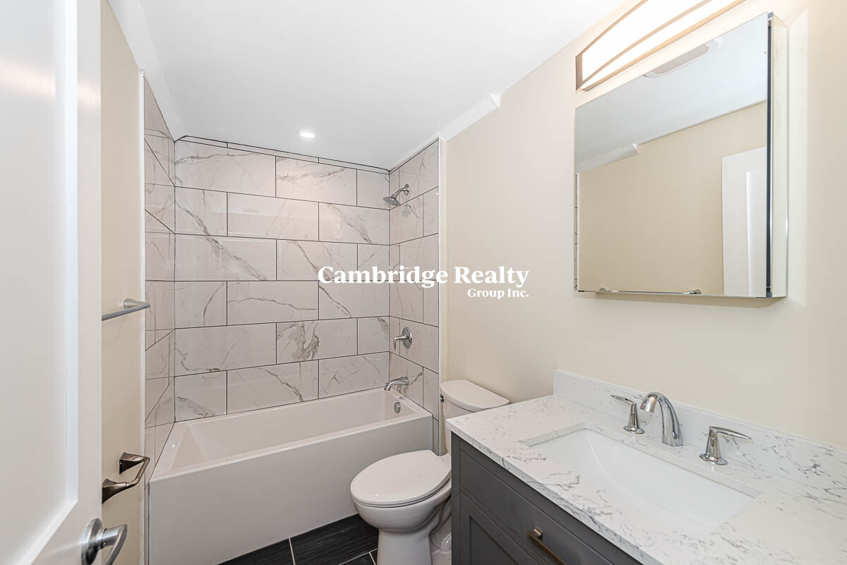 174 Fulton St, Medford