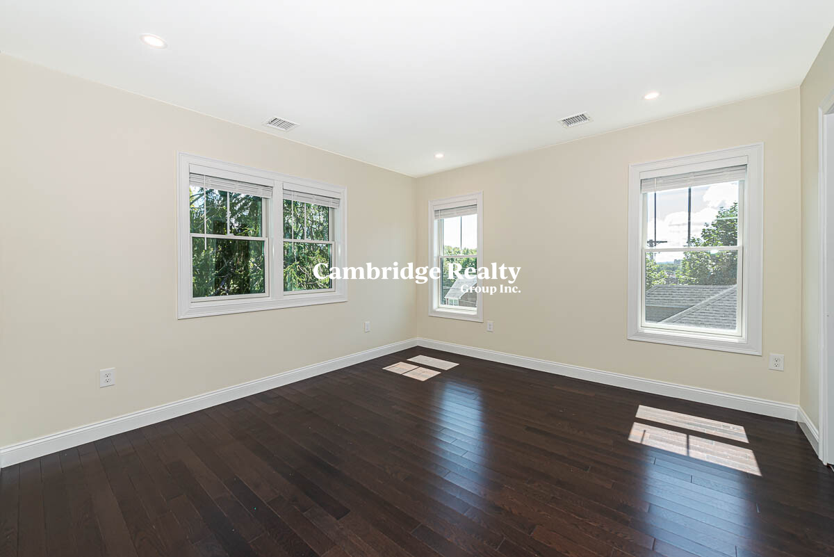 174 Fulton St, Medford