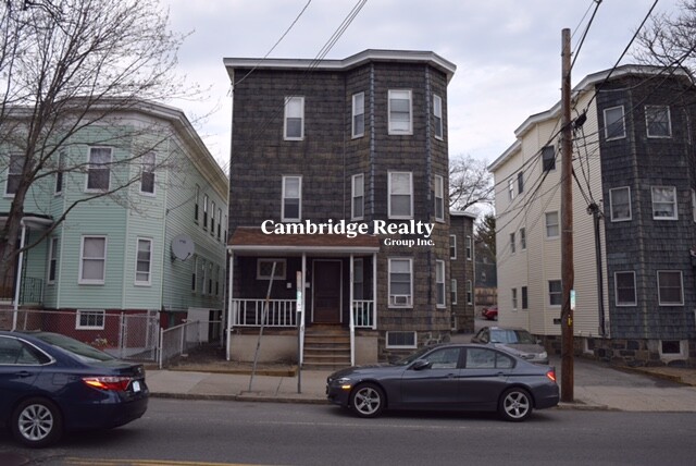 223 Holland St, Teele Square