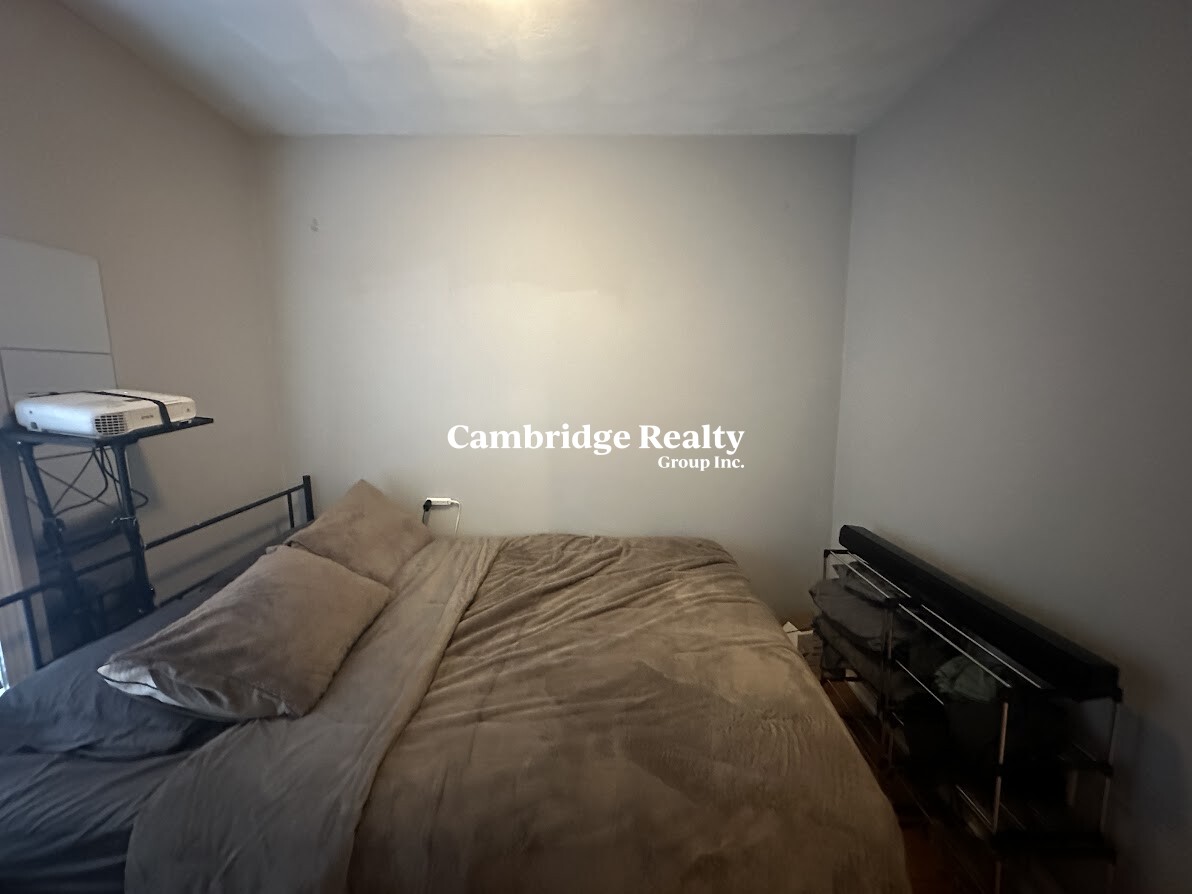 50 Derby St, Somerville