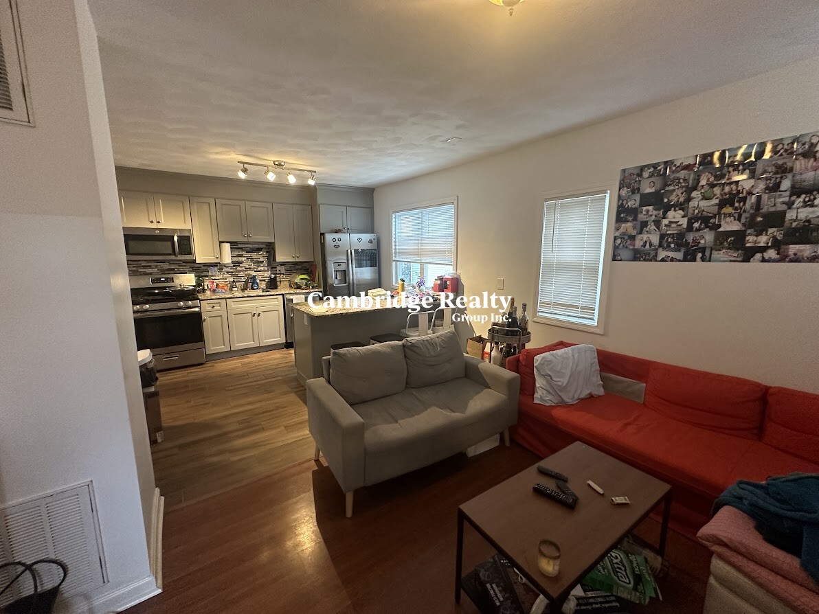 50 Derby St, Somerville