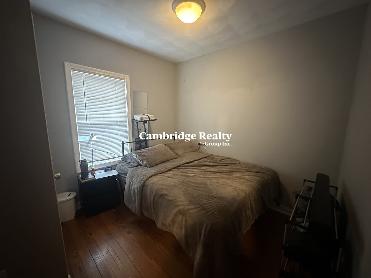 50 Derby St, Somerville