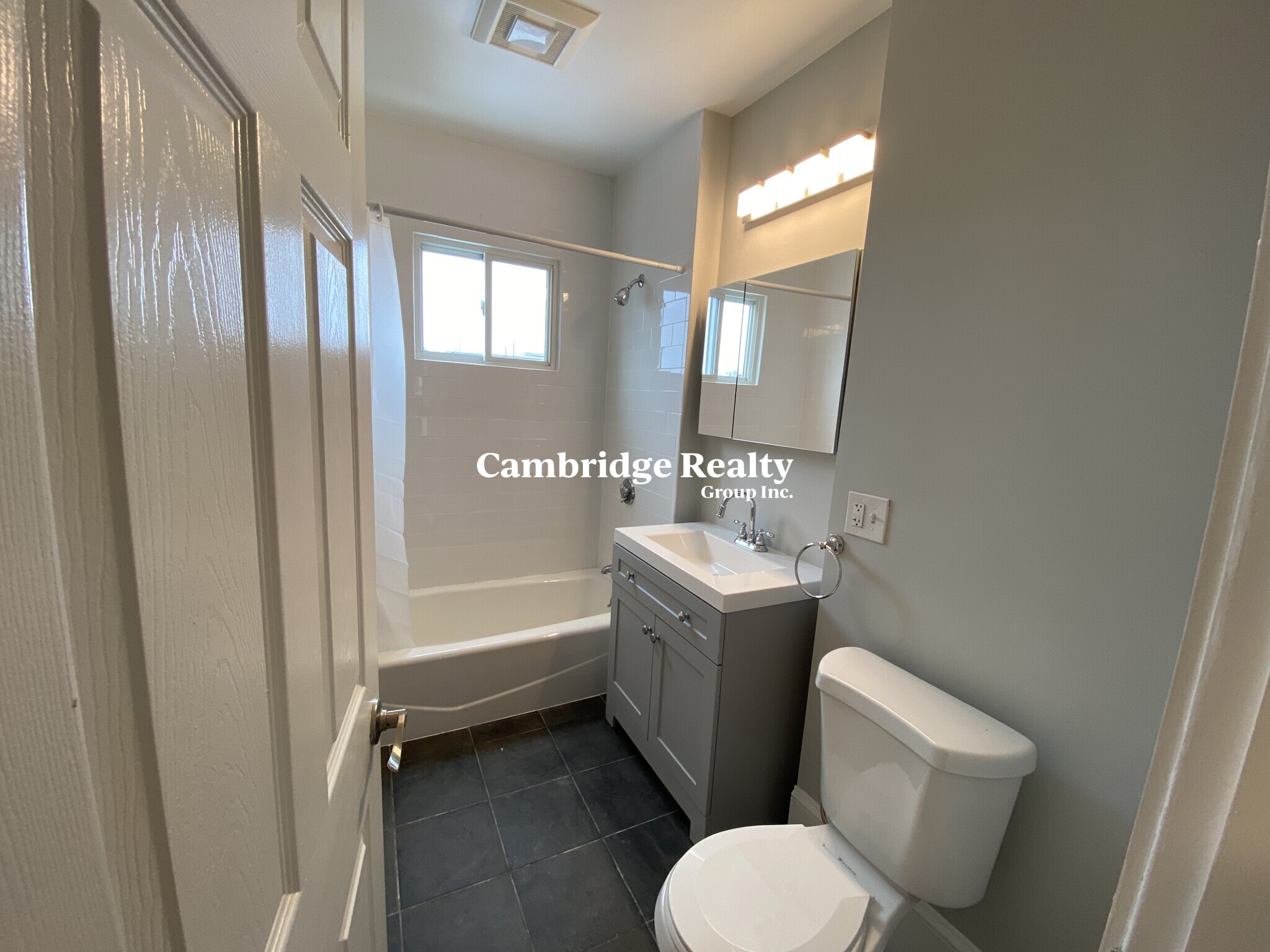 305 Highland Ave, Powder House Square