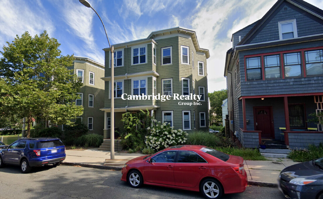 305 Highland Ave, Powder House Square