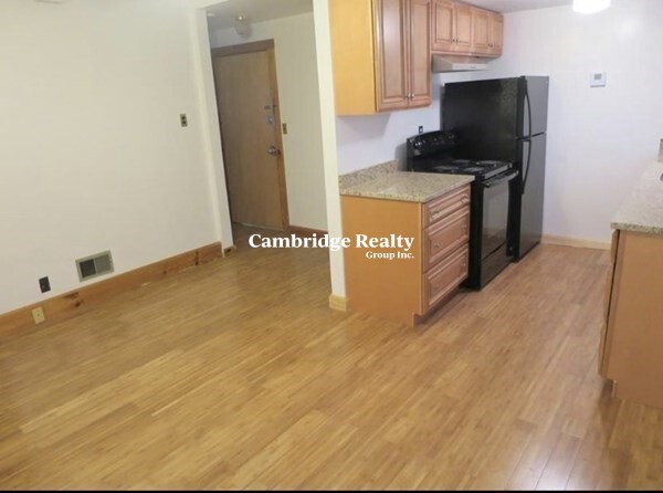 90 Wallace St, Tufts