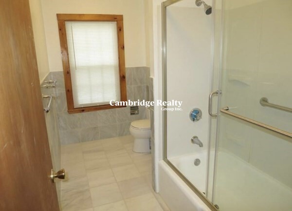 90 Wallace St, Tufts