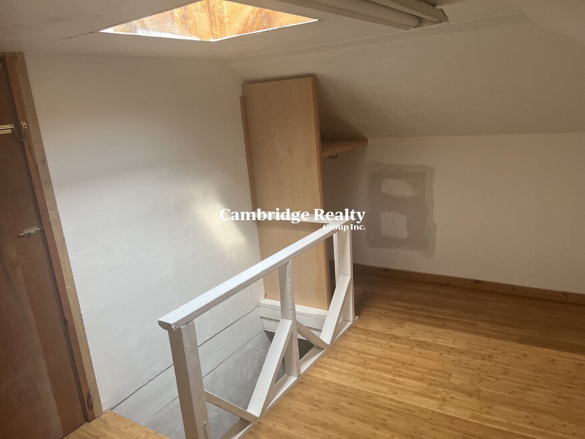 90 Wallace St, Tufts