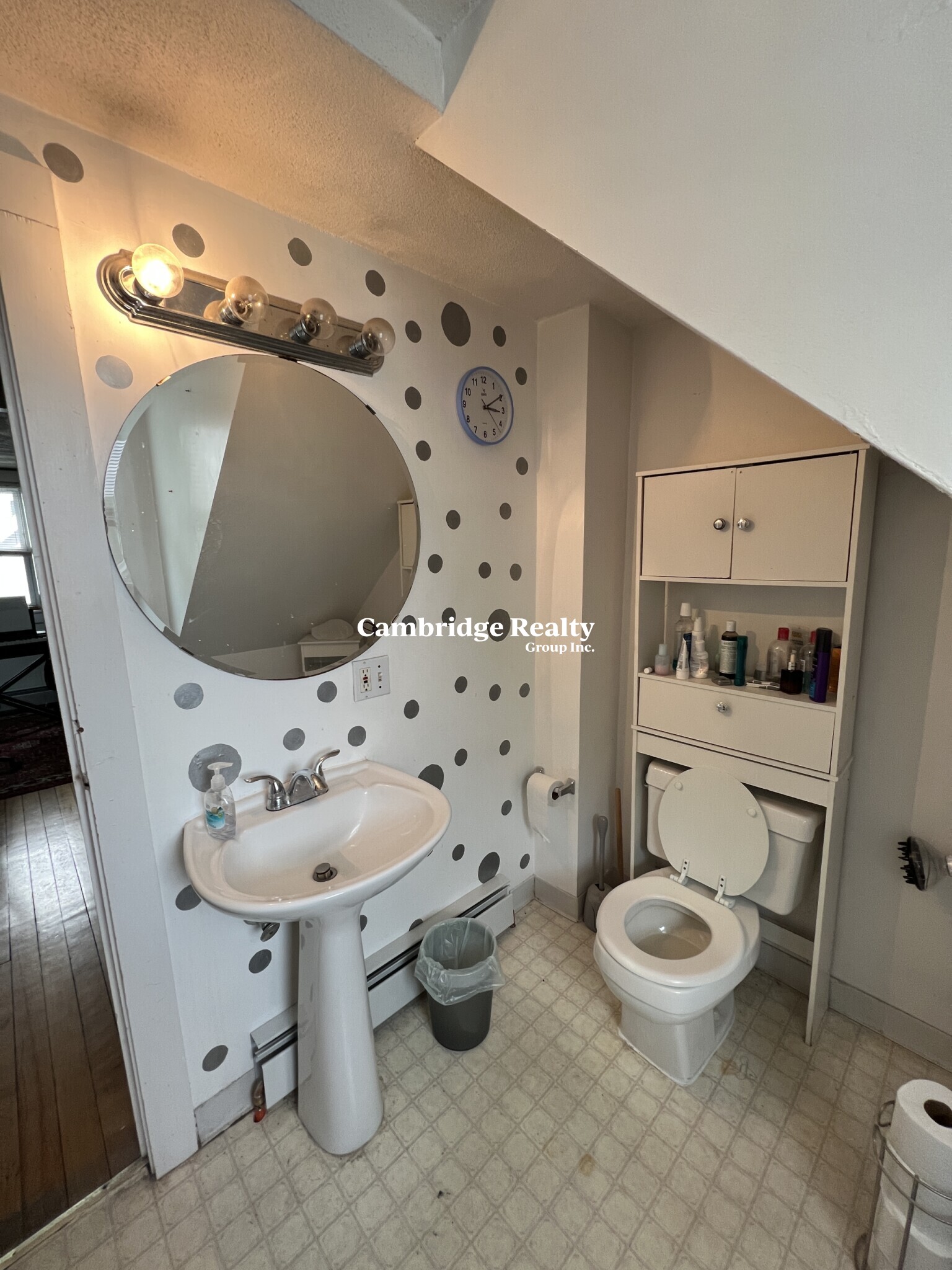 11 Burnham St, Tufts