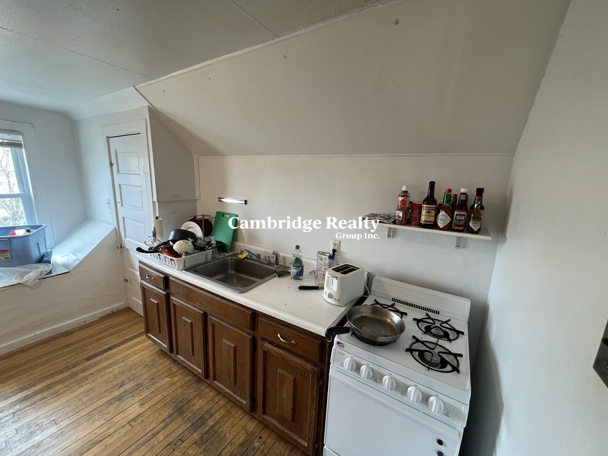 11 Burnham St, Tufts