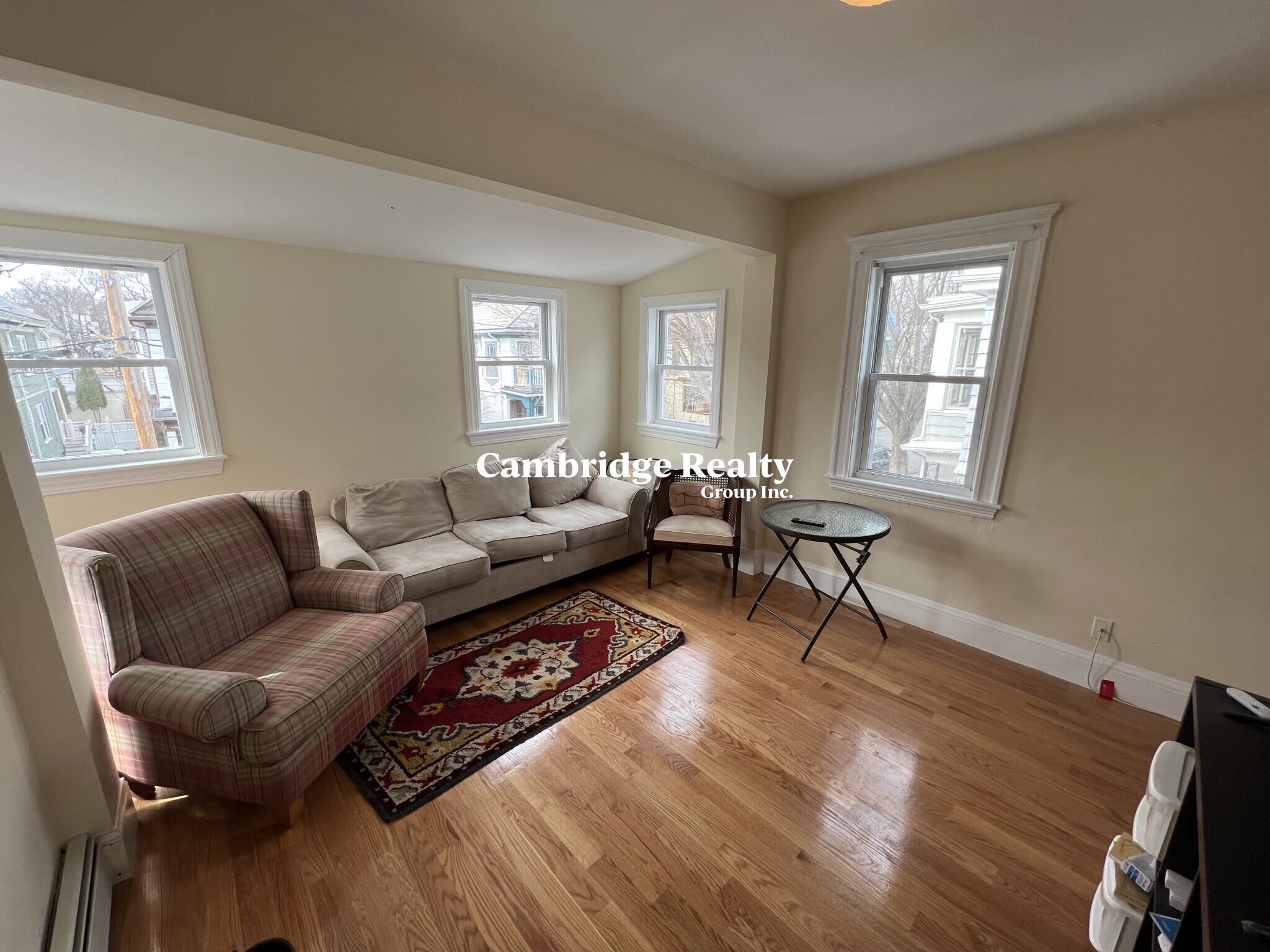 11 Burnham St, Tufts