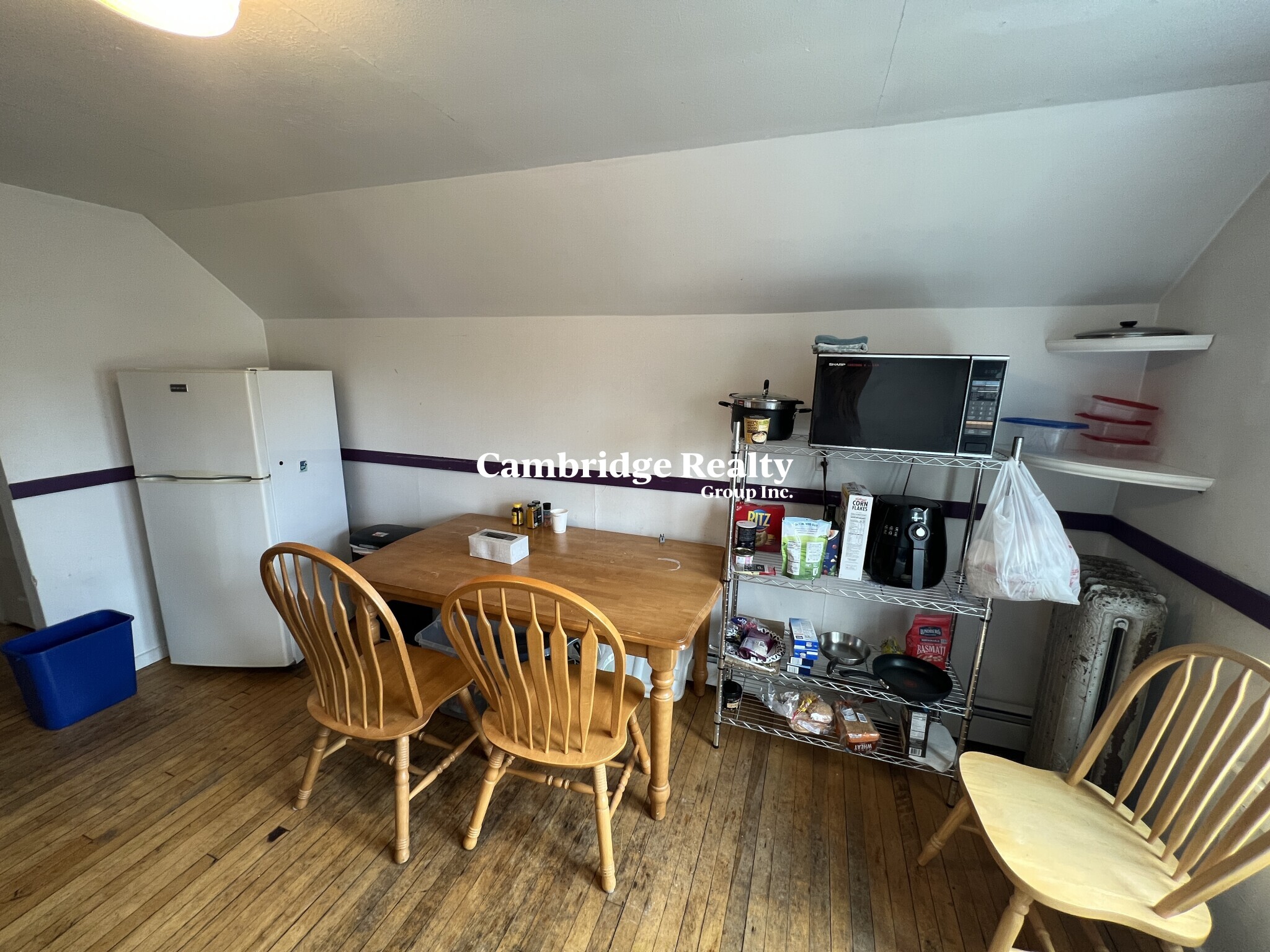 11 Burnham St, Tufts