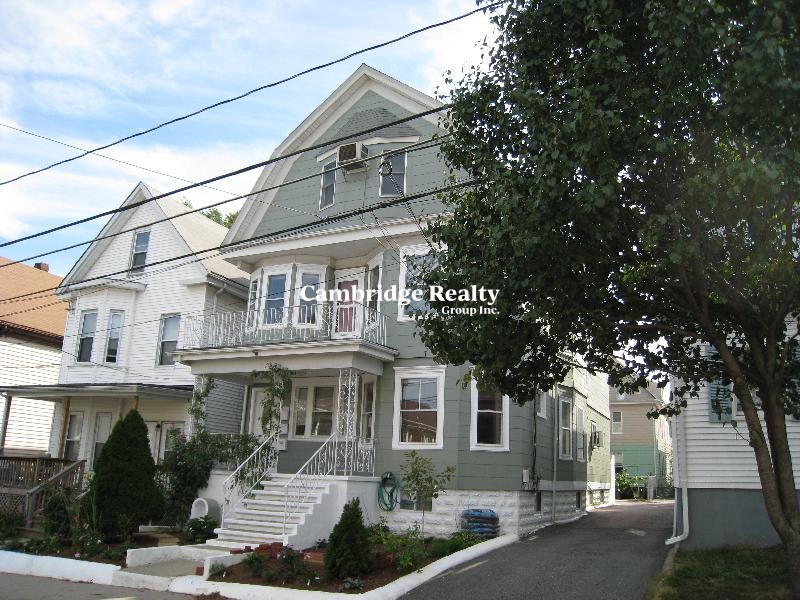 10 Evergreen Ave, Winter Hill