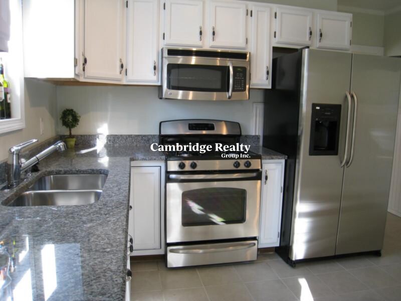 10 Evergreen Ave, Winter Hill