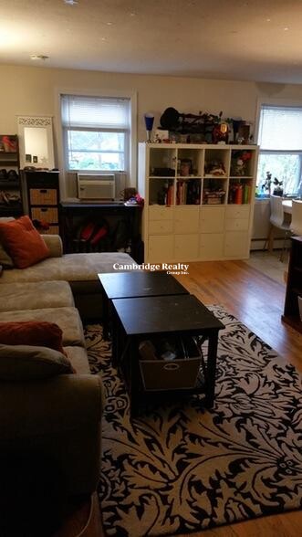 8 Avon St, Spring Hill