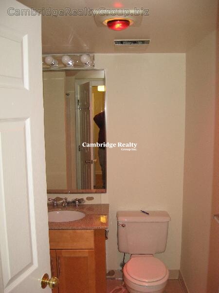 345 Franklin St, Riverside