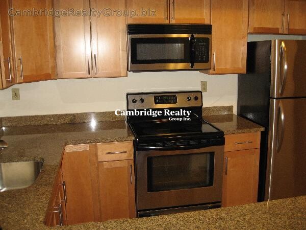 345 Franklin St, Riverside