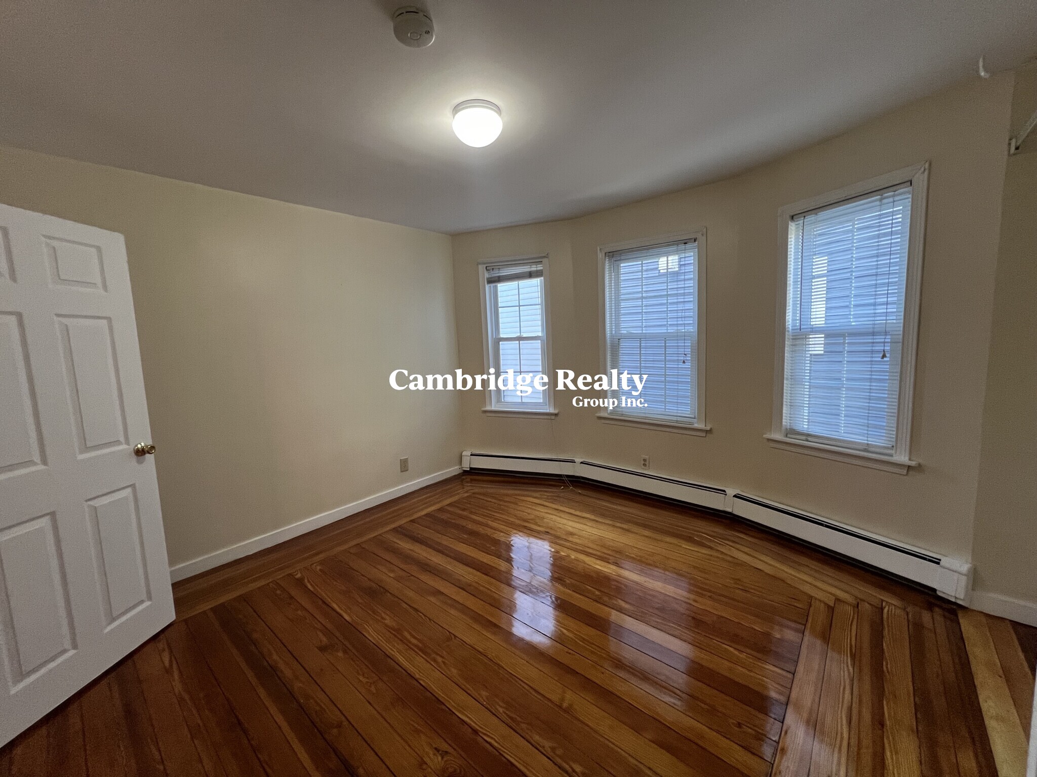 24 Glendale Ave, Teele Square