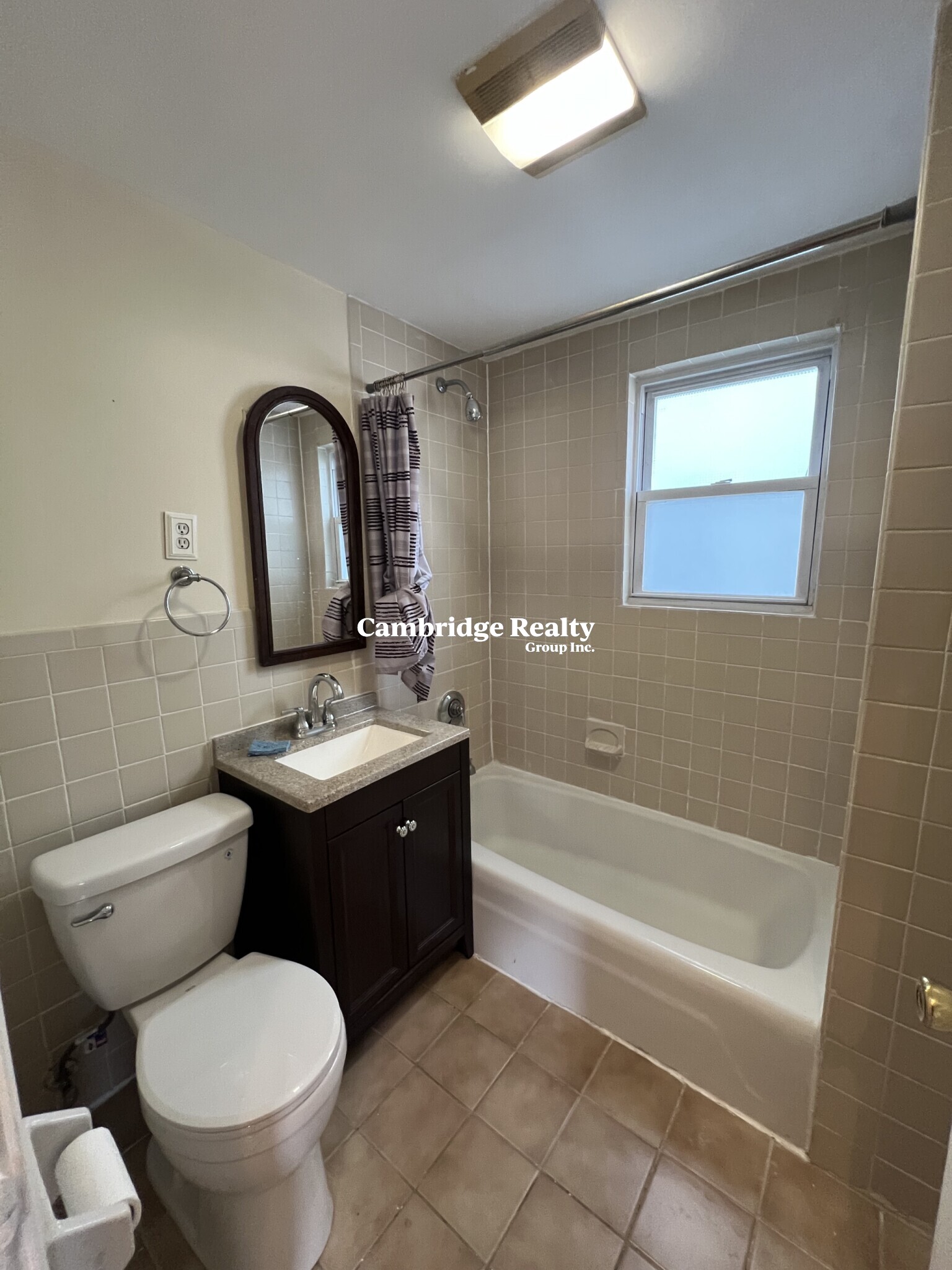 24 Glendale Ave, Teele Square