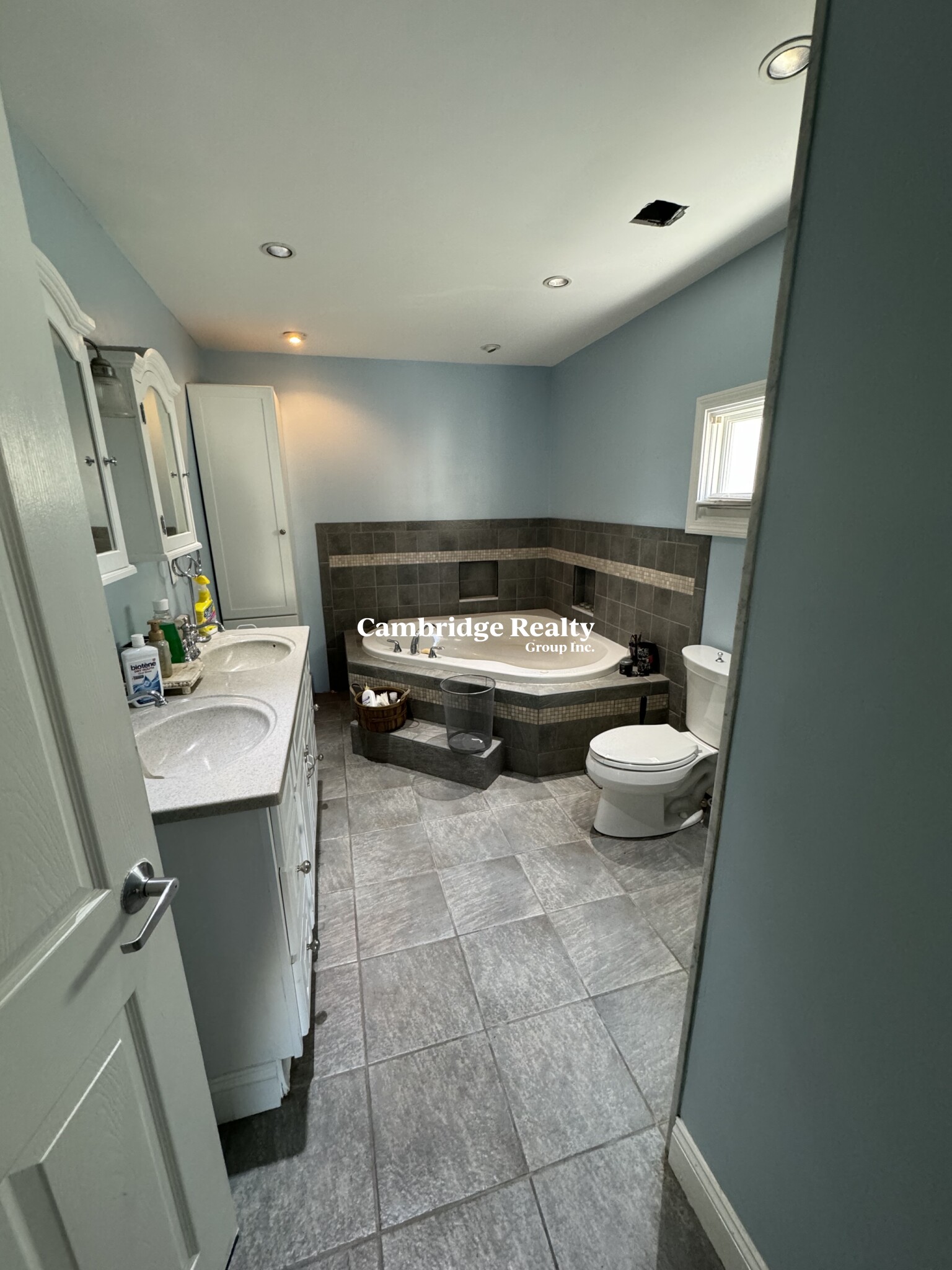 32 Otis St, East Somerville