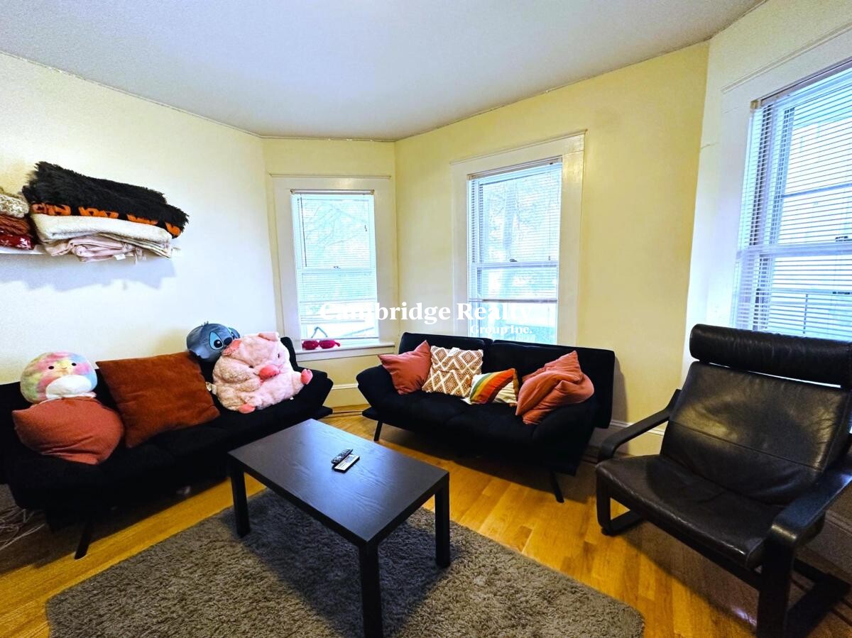 28 Cherry St, Spring Hill