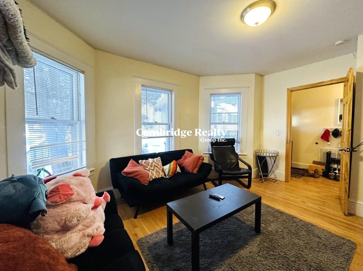 28 Cherry St, Spring Hill