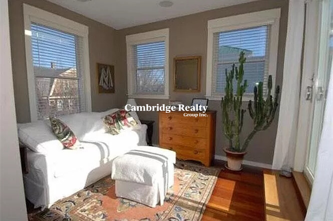 6 Cottage Ave, Davis Square