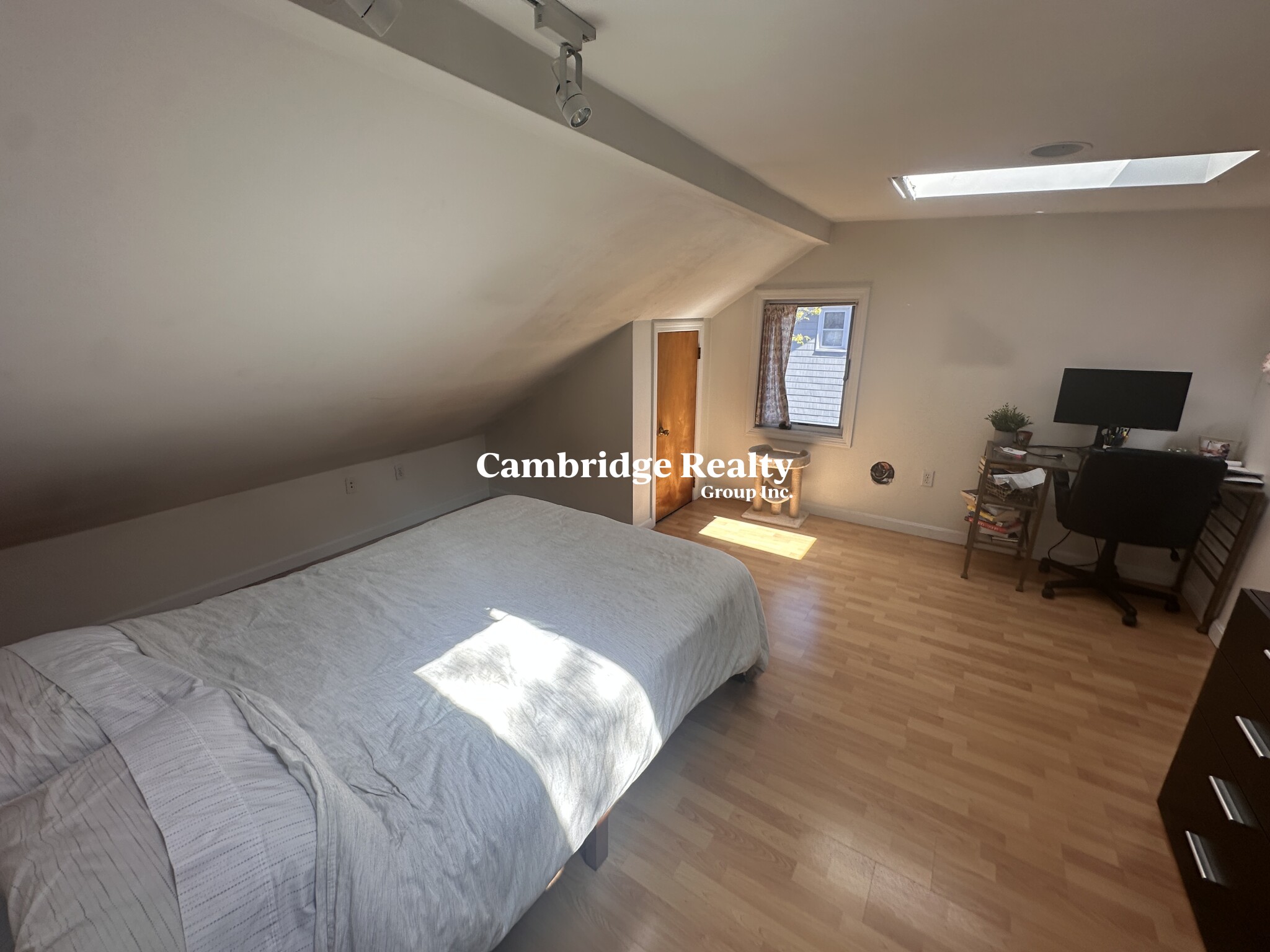 8 Wyatt Circle, Ward Two