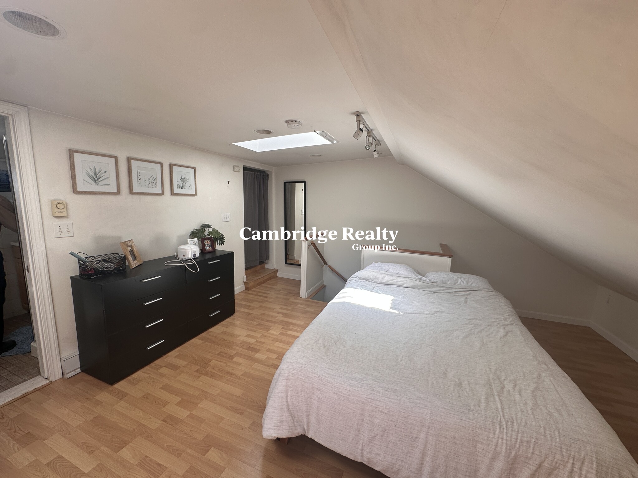 8 Wyatt Circle, Ward Two