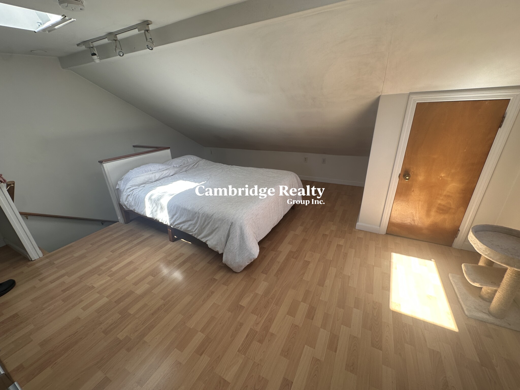 8 Wyatt Circle, Ward Two