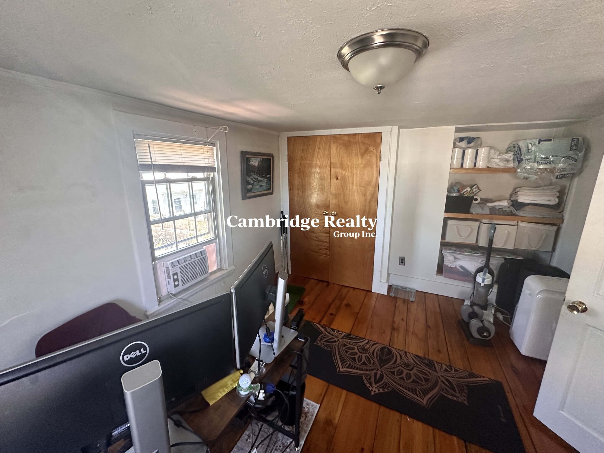 8 Wyatt Circle, Ward Two