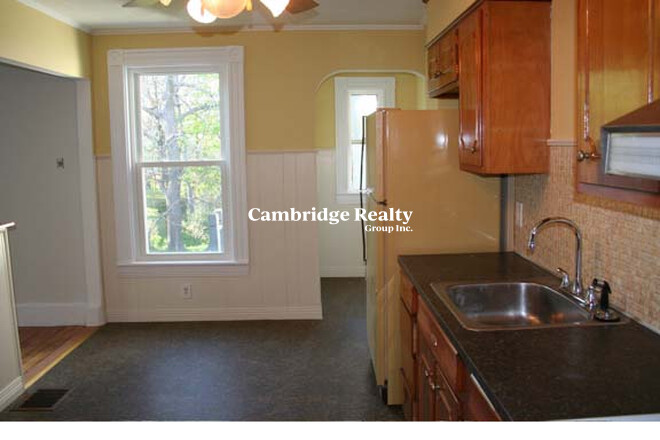 15 Royall St, Medford