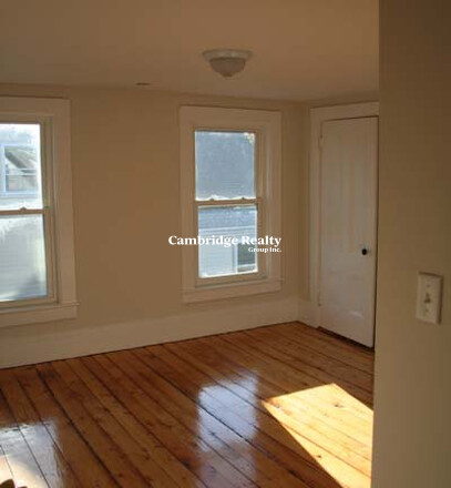 15 Royall St, Medford