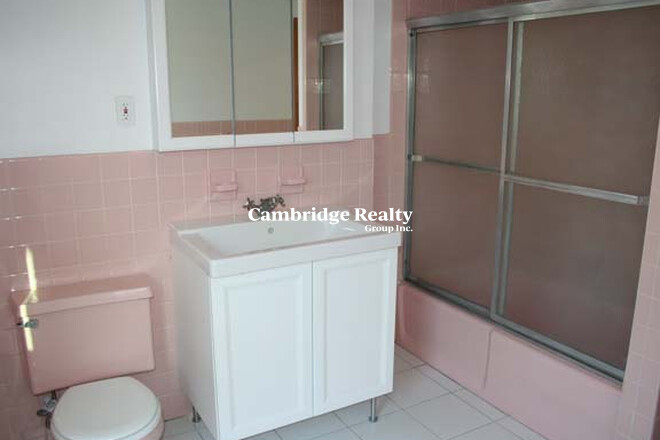 15 Royall St, Medford