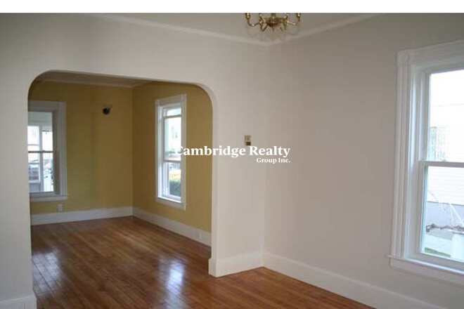 15 Royall St, Medford