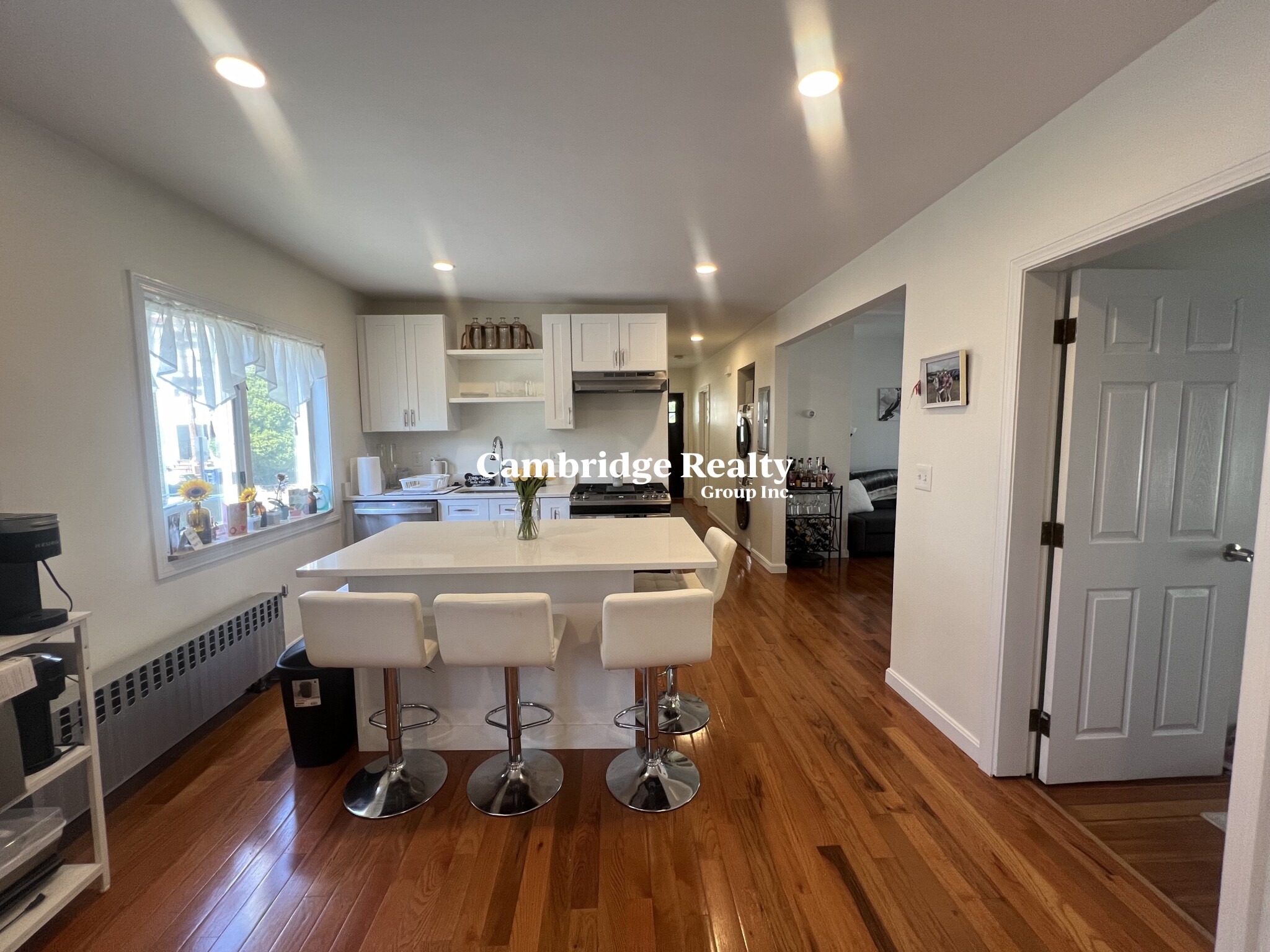 50 Raymond Ave, West Somerville