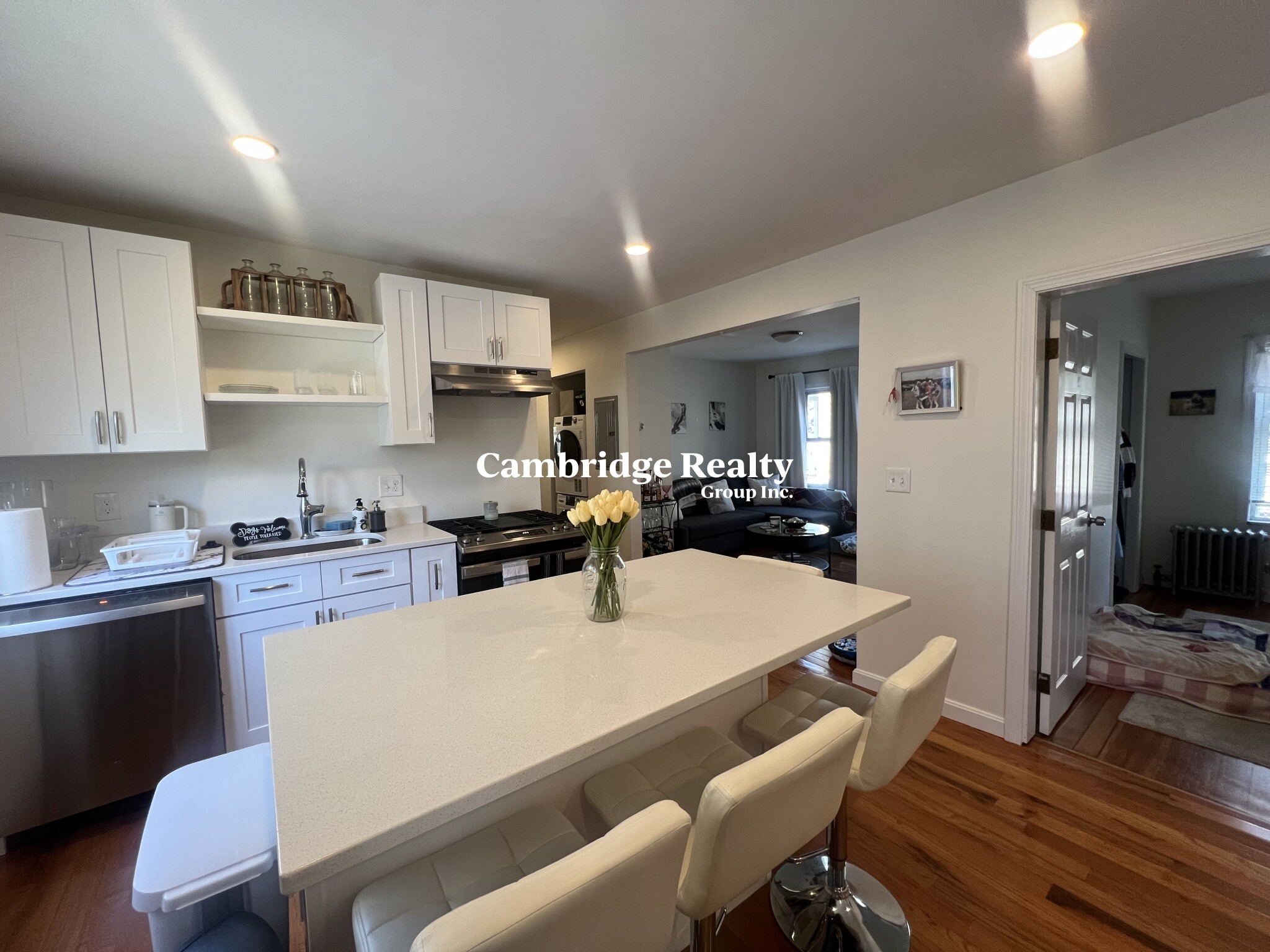 50 Raymond Ave, West Somerville