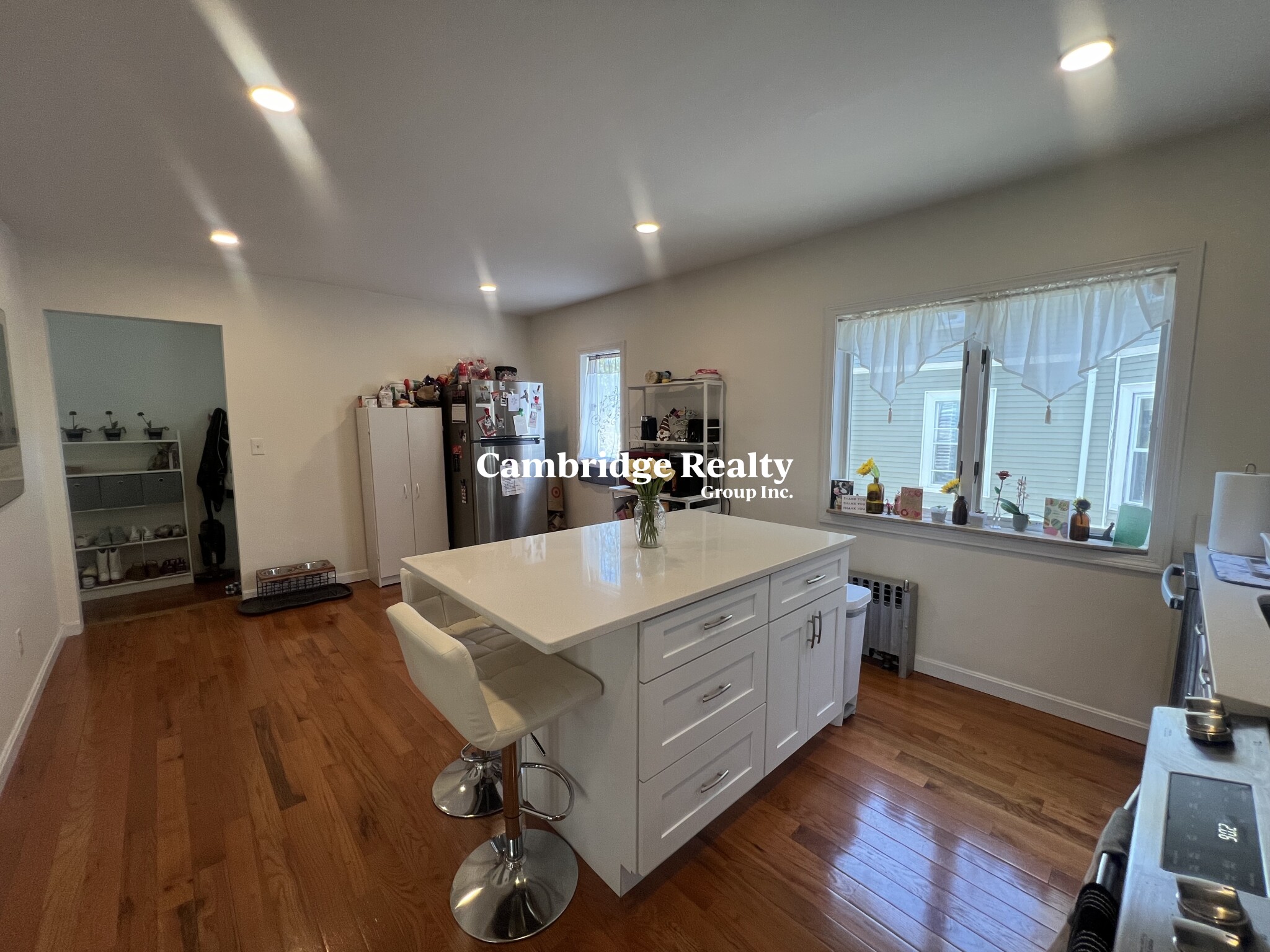 50 Raymond Ave, West Somerville