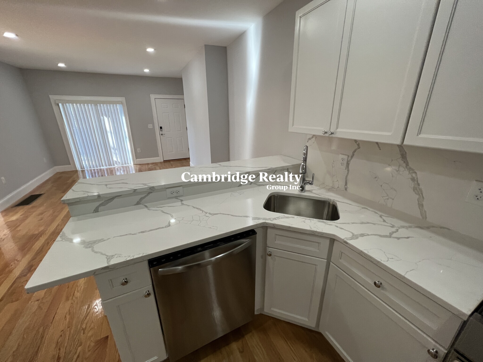 372 Oxford St, Ward Two