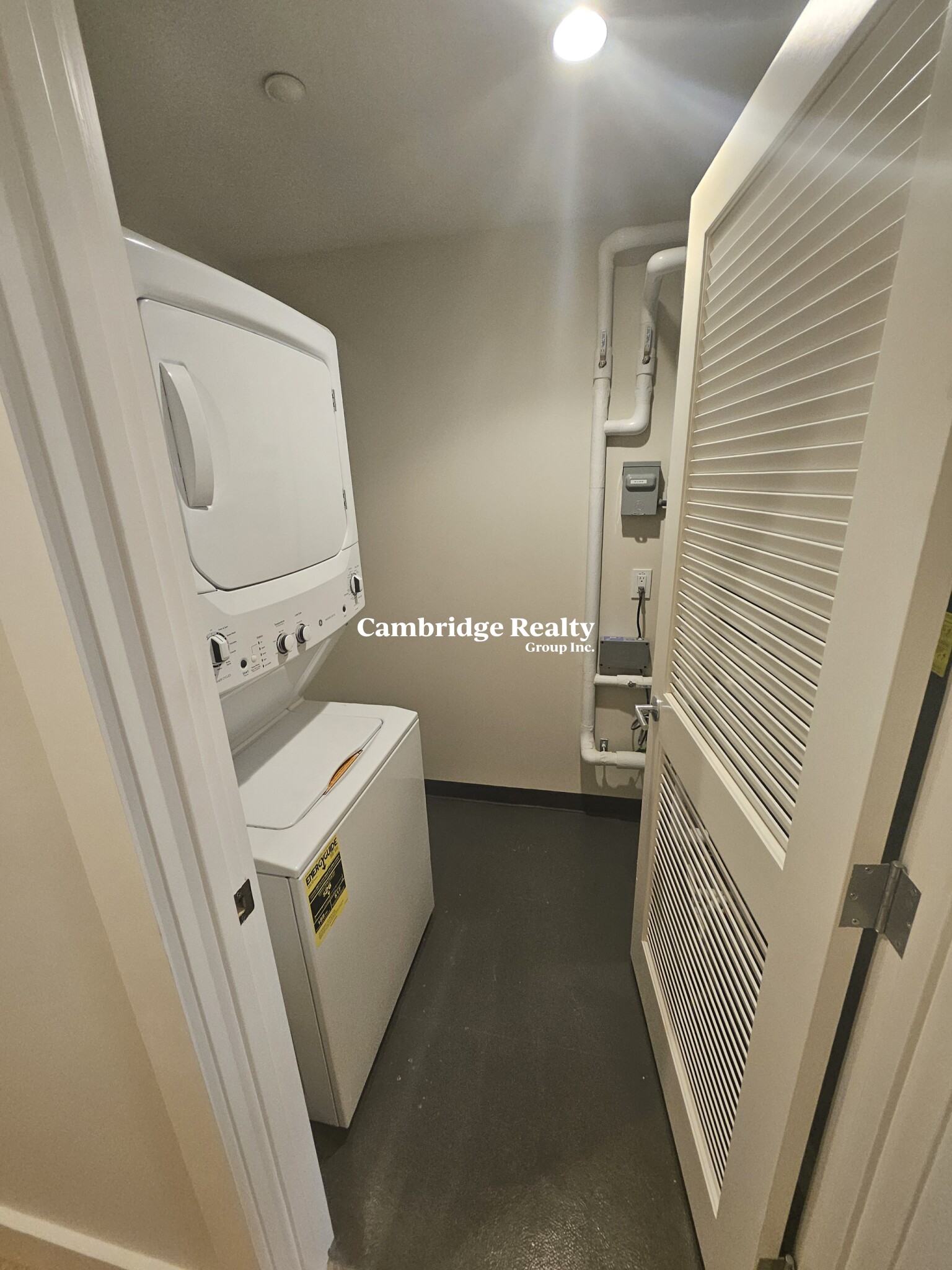 56 John F Kennedy St, Riverside