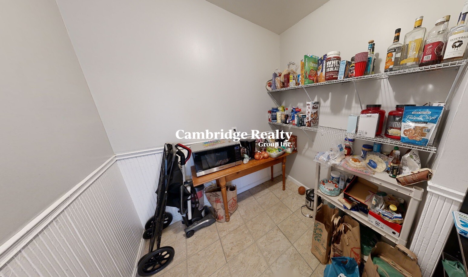 10 Pleasant St, Riverside