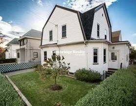 4 Marshall St, Medford