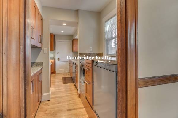 16 Carver Rd, Watertown