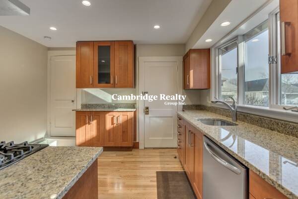 16 Carver Rd, Watertown