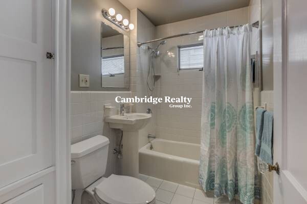 16 Carver Rd, Watertown