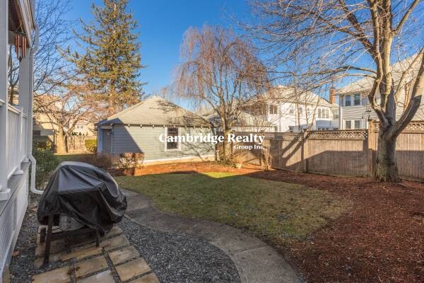 16 Carver Rd, Watertown