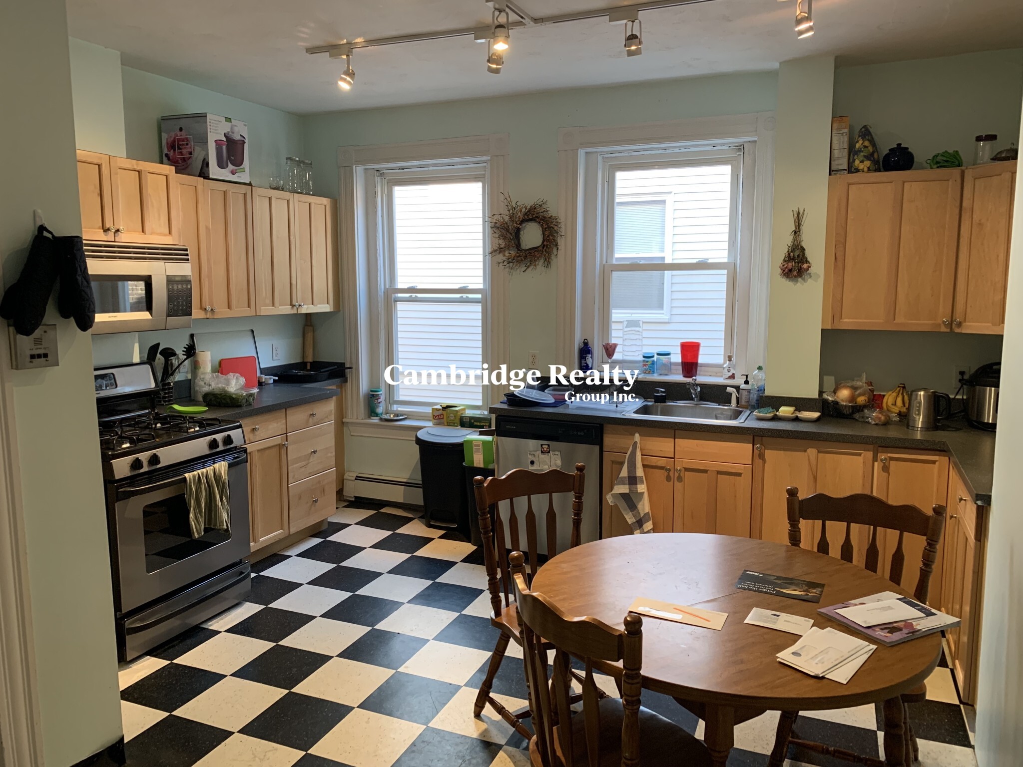 108 Central St, Powder House Square