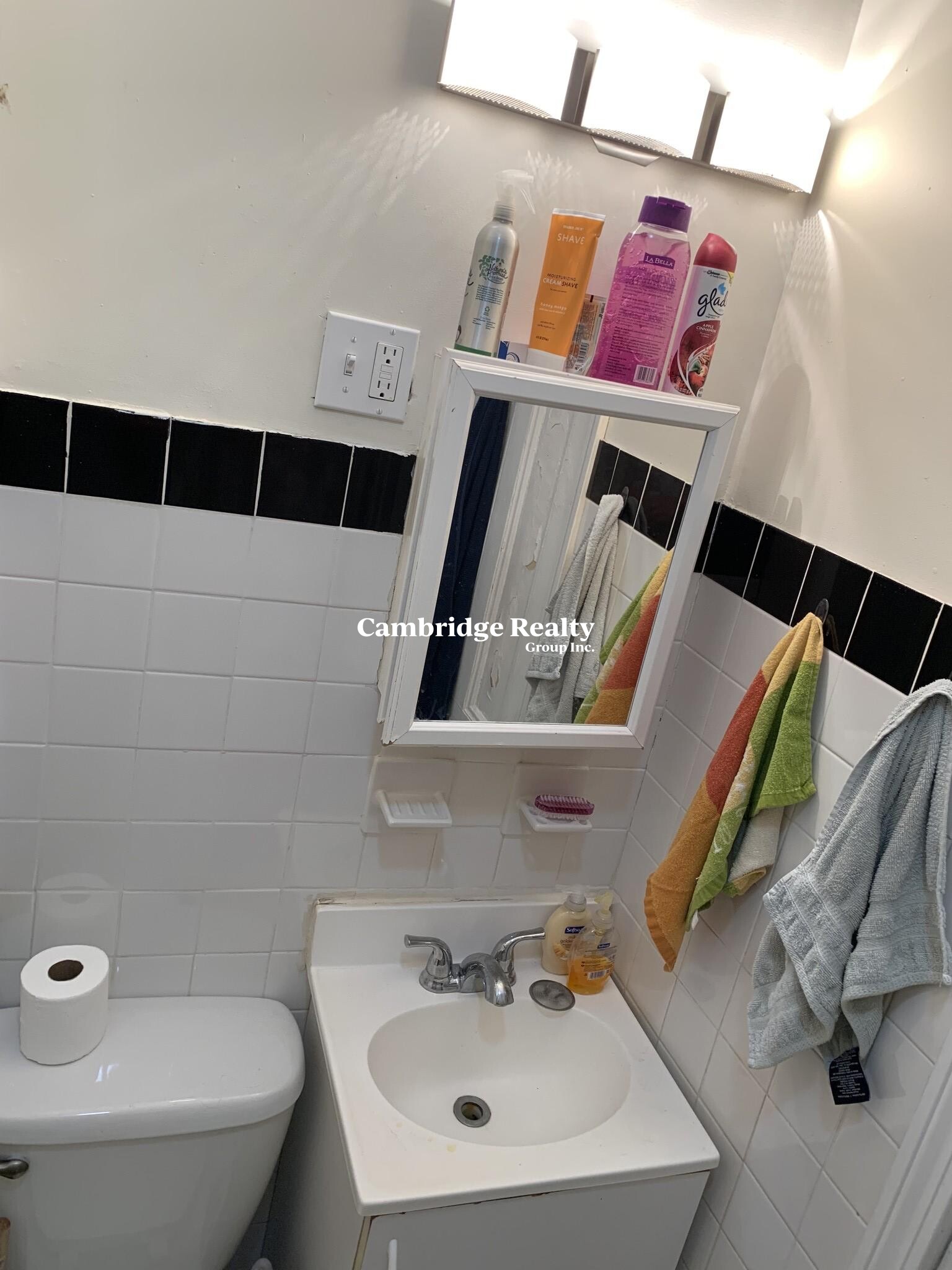 108 Central St, Powder House Square